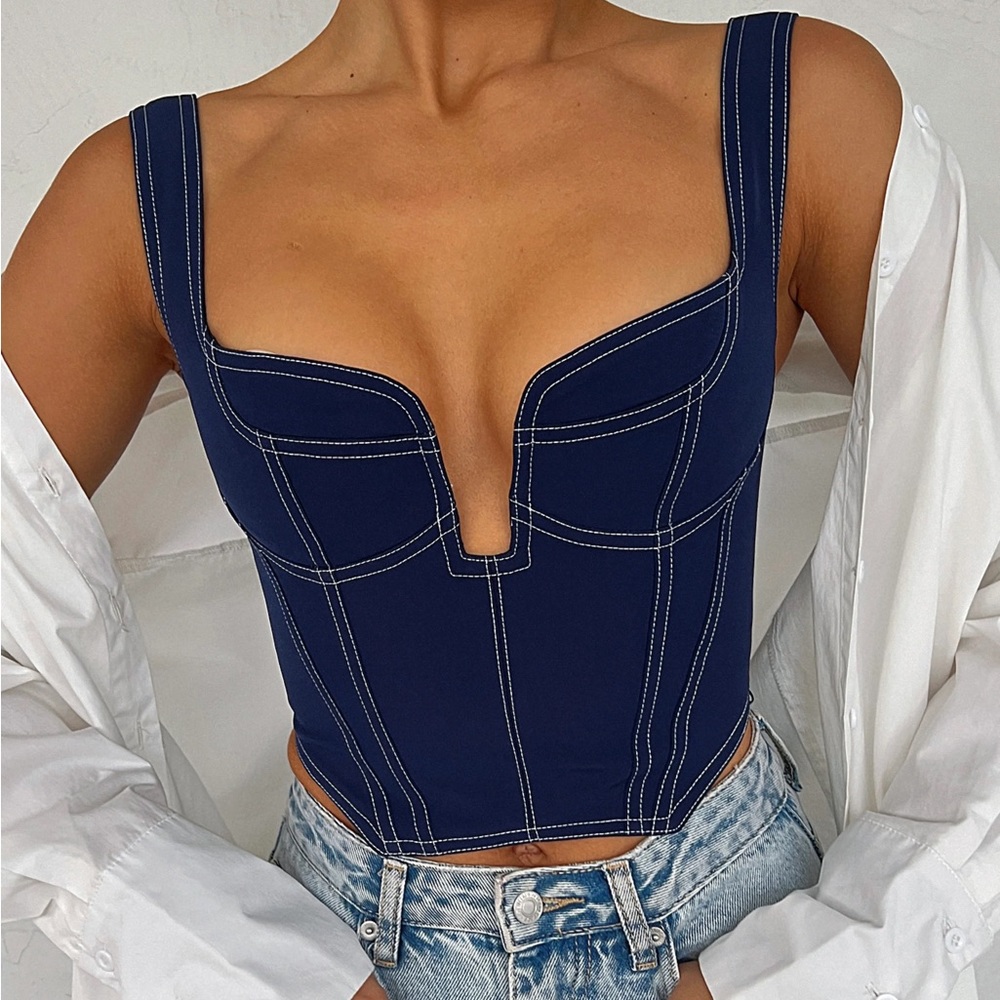 WHITE FOX SHE’S THE ONE BUSTIER